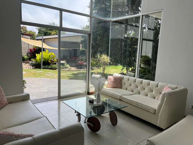 Casa en venta en Ángeles de San Rafael Heredia, elegante casa y amplias zonas verdes con rancho BBQ, estaque con peces - Imagen 7