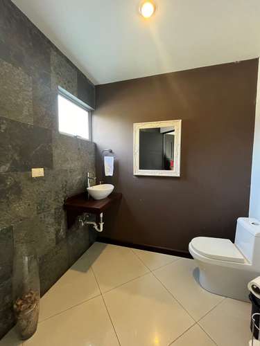 Casa en venta en Ángeles de San Rafael Heredia, elegante casa y amplias zonas verdes con rancho BBQ, estaque con peces - Imagen 10