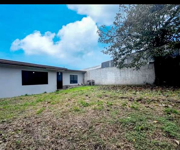  ¡Casa Independiente Pet Friendly con Amplio Jardín en San Pedro! - Imagen 2