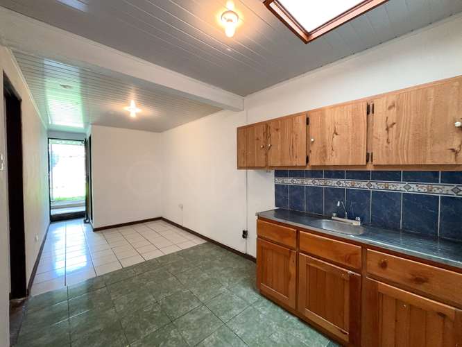 Oportunidad de Casa de un Piso con Jardín en alquiler en Sabanilla - Imagen 7