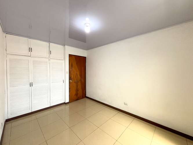 Oportunidad de Casa de un Piso con Jardín en alquiler en Sabanilla - Imagen 13