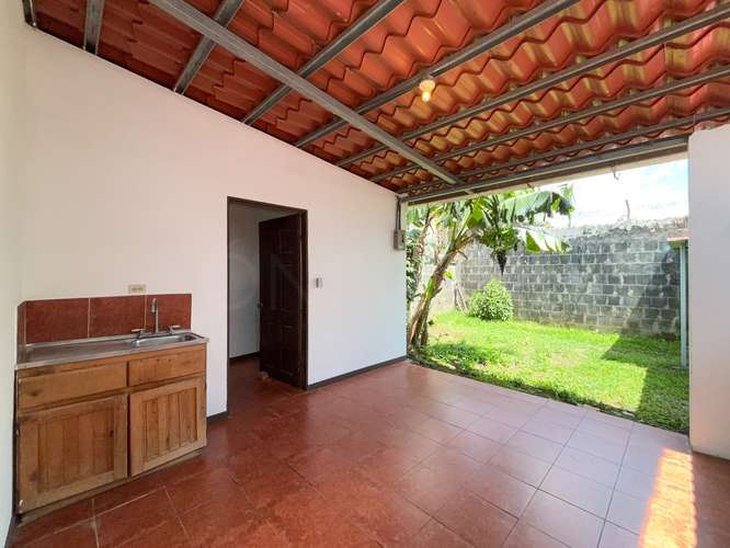 Oportunidad de Casa de un Piso con Jardín en alquiler en Sabanilla - Imagen 2