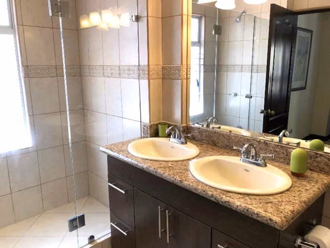ESCAZU! BELLO APARTAMENTO AMOBLADO DE 2 HAB / 2 BAÑOS/2PARQUEOS - Imagen 13
