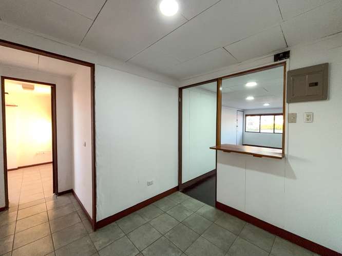 Amplia sala - Apartamento en San Pedro con Vista Panorámica
