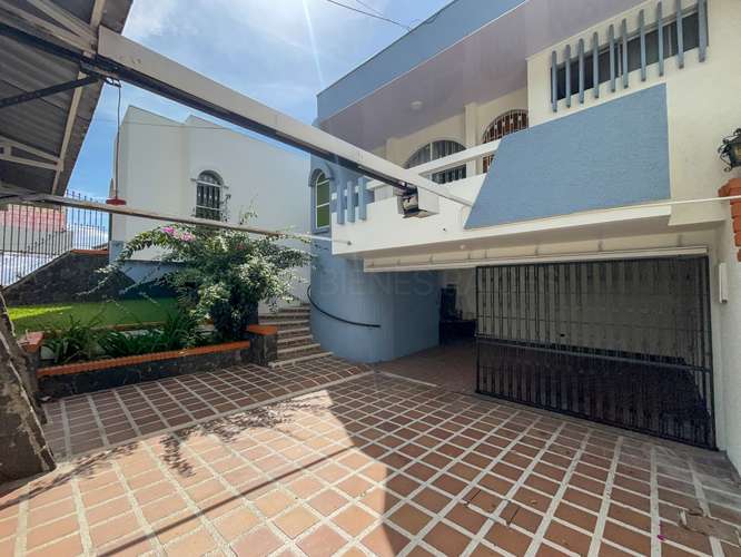 Independent spacious house with 4 parking spaces - 124; San Vicente de Moravia