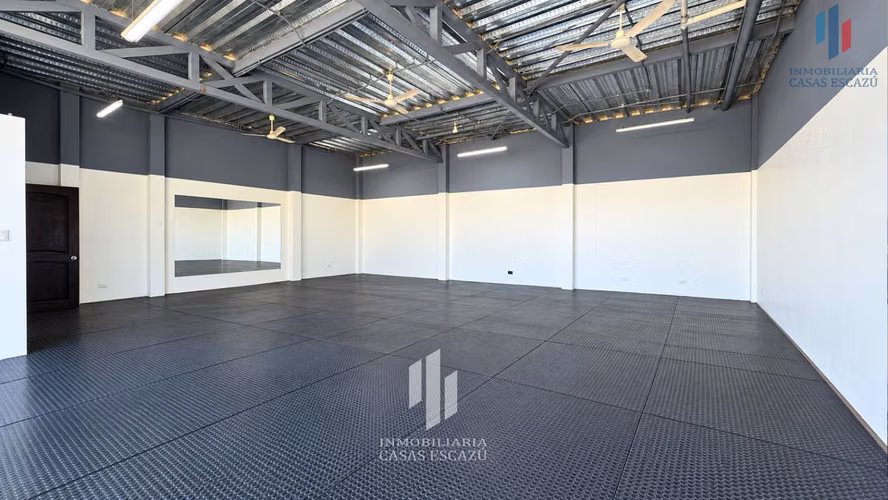 Se alquila Local Comercial apto para Bodega o Similares en Bello Horizonte, Escazú, precio con IVA - Imagen 2