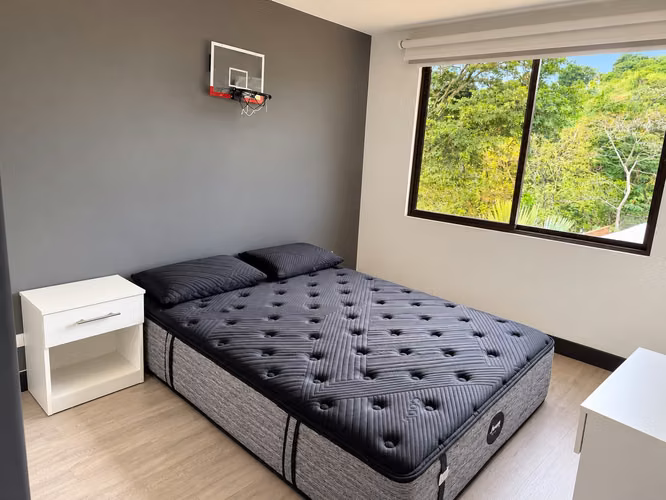 VENTA DE MODERNA CASA 3 NIVELES EN PARQUES DEL SOL, SANTA ANA  - Imagen 15