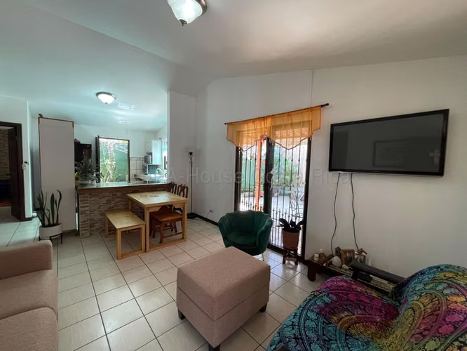 CASA EN VENTA EN ASERRÍ, BARRIO MARÍA AUXILIADORA | 3 HABITACIONES | COCHERA PARA 2 VEHÍCULOS - Imagen 2