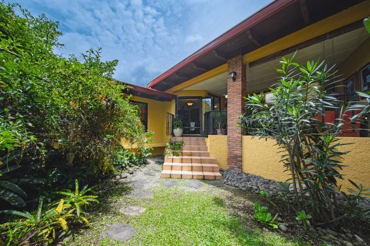 Venta de Casa Independiente en San Antonio, Escazú - Imagen 2