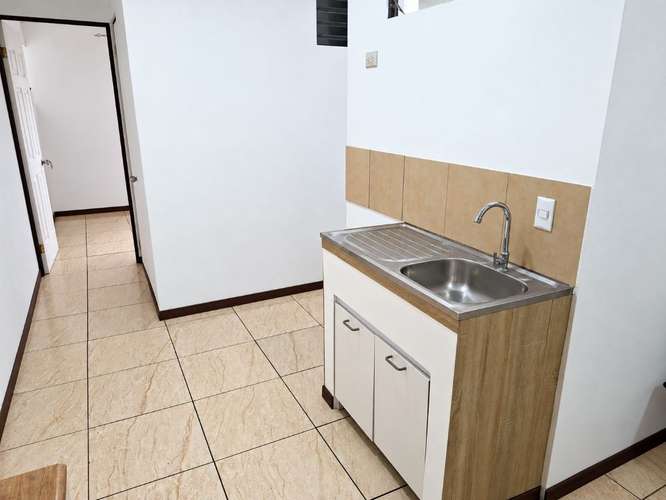 APARTAMENTO EN LA URUCA.