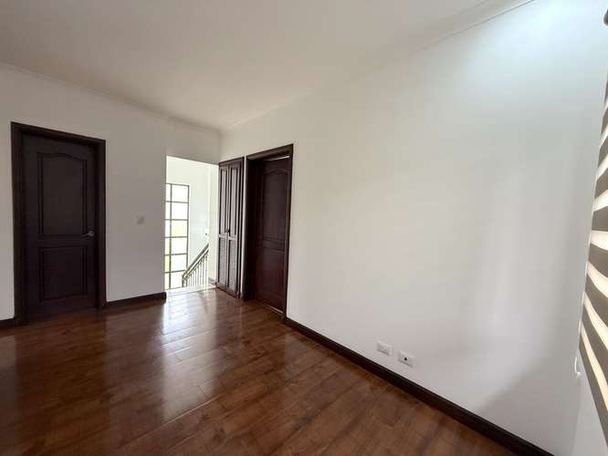 Casa Familiar Parcialmente Amueblada en Alquiler en Santa Ana | Condominio Puerta de Hierro ID24043 - Imagen 9