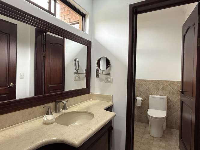 Casa Familiar Parcialmente Amueblada en Alquiler en Santa Ana | Condominio Puerta de Hierro ID24043 - Imagen 11