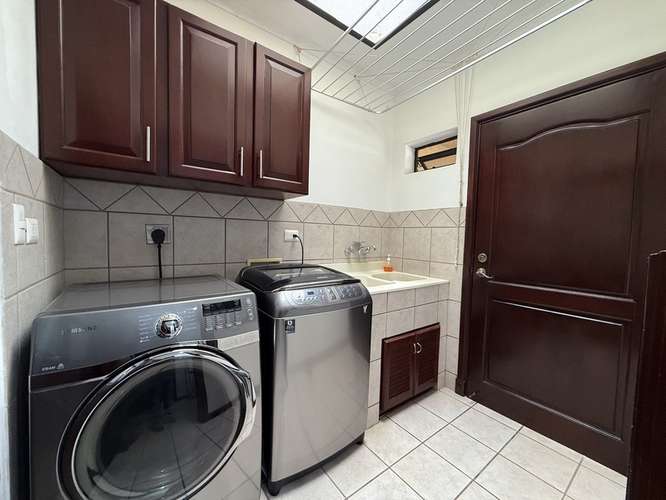 Casa Familiar Parcialmente Amueblada en Alquiler en Santa Ana | Condominio Puerta de Hierro ID24043 - Imagen 16