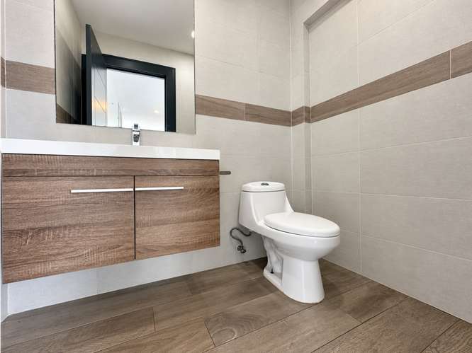 Venta de apartamento en Escazú, cerca del Country Club-Linea Blanca
