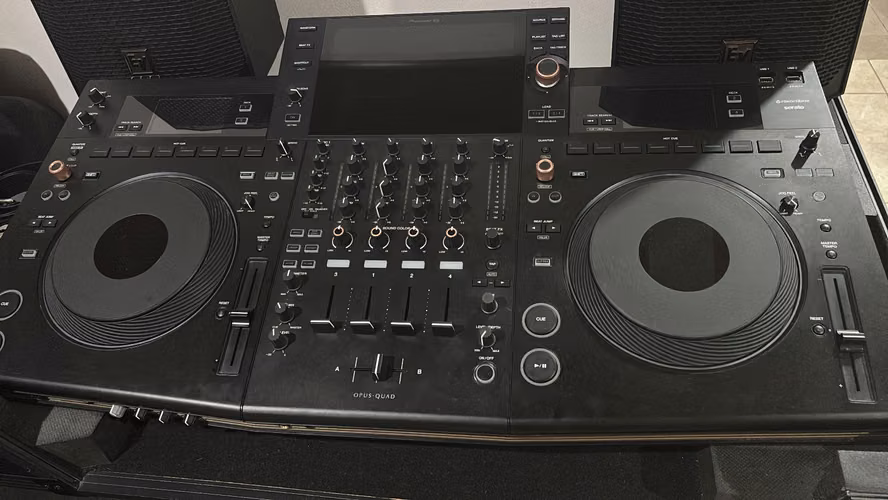 Pioneer DJ Mixer Opus Quad 