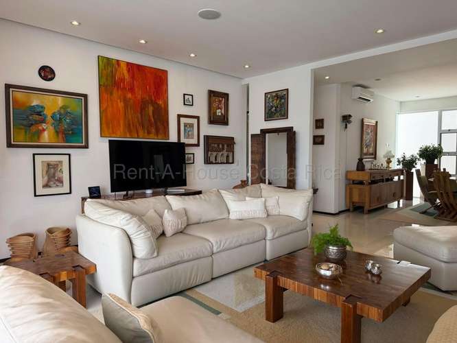 Alquiler de Apartamento en Piedades de Santa Ana. 26-2132