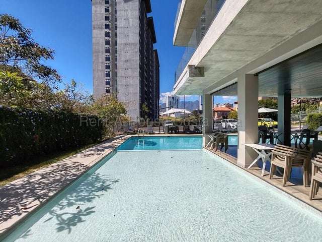 Alquiler de Apartamento Amueblado en Azenza Towers-URUCA. 27-852 