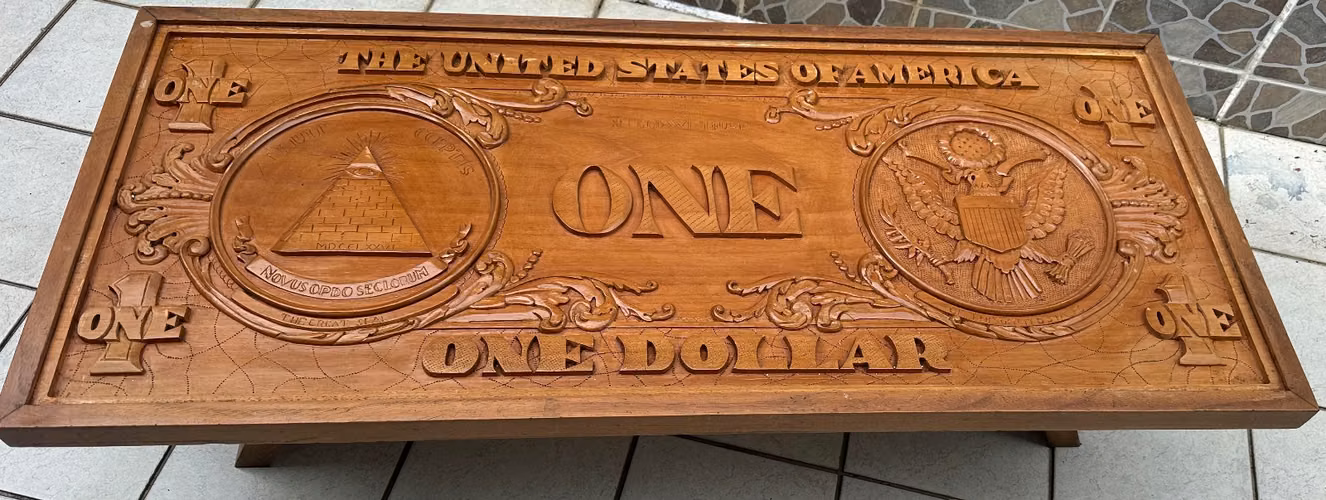 Mesa CEDRO TALLADA de Dólar 
