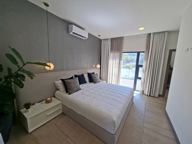 EXCLUSIVA CASA EN CONDOMINIO. MODERNO. AMENIDADES. SANTA ANA. MARZO 2027 - Imagen 9
