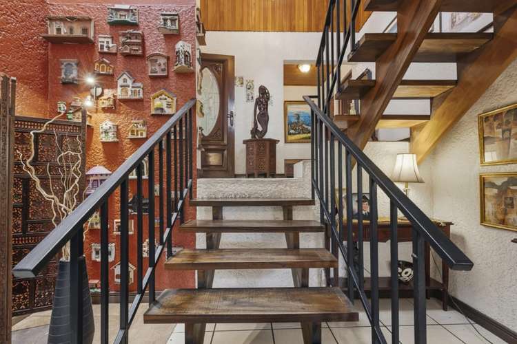 Casa con jardín y estudio en San Rafael de Escazú - Imagen 12