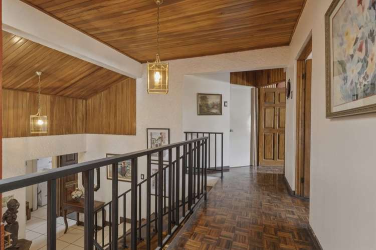 Casa con jardín y estudio en San Rafael de Escazú - Imagen 14