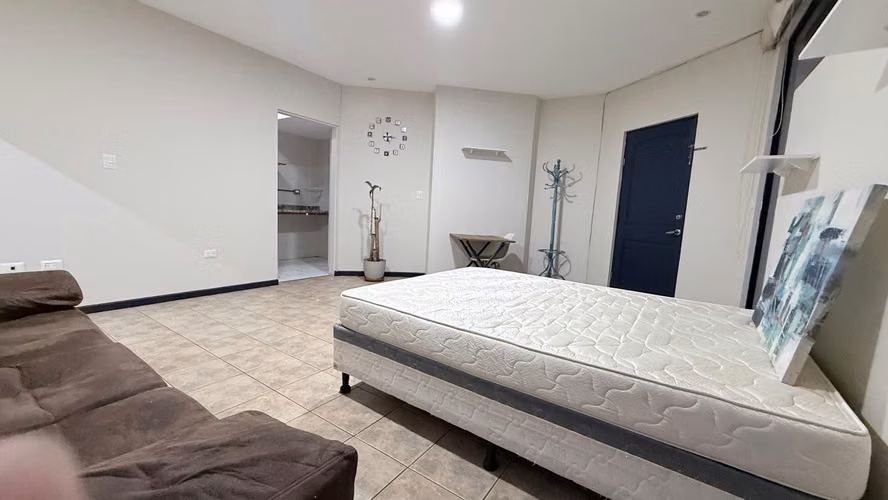 Alquiler de Apartamento  Estudio semi amoblado en Barrio Dent - Imagen 4
