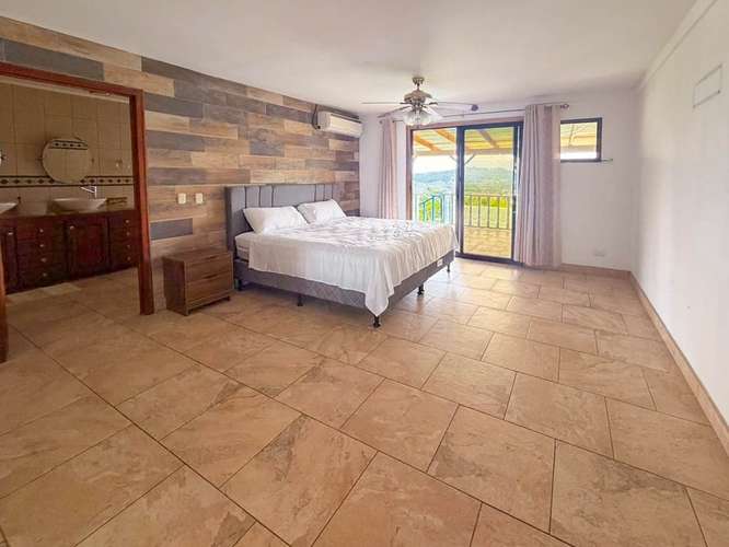 Casa amplia y amueblada en residencial privado en Santa Ana - Imagen 8