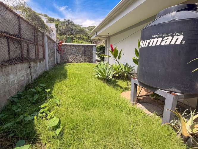 Casa amplia y amueblada en residencial privado en Santa Ana - Imagen 20