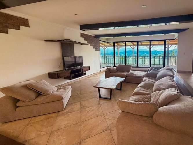 Casa amplia y amueblada en residencial privado en Santa Ana - Imagen 4