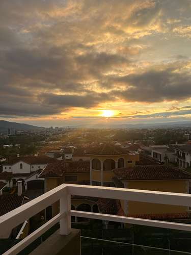 Alquilo Apartamento Piso 5 | Doble Balcón | Monte Alto, Curridabat