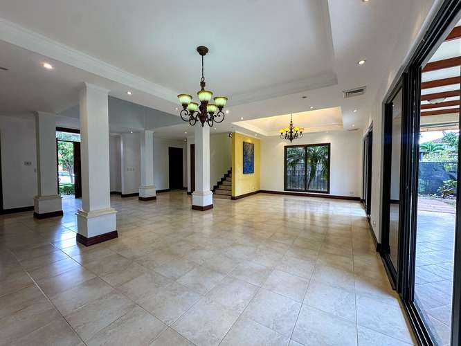 VENTA DE CASA EN HACIENDA DEL SOL PARA INVERSION  - Imagen 2
