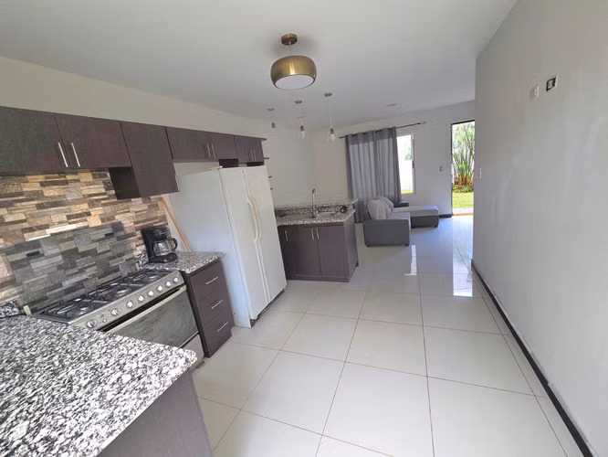  ¡PRECIO DE APARTAMENTO, PERO ES CASA! 65 MILLONES | A 2 MINUTOS DEL CRISTO SABANILLA - Imagen 2