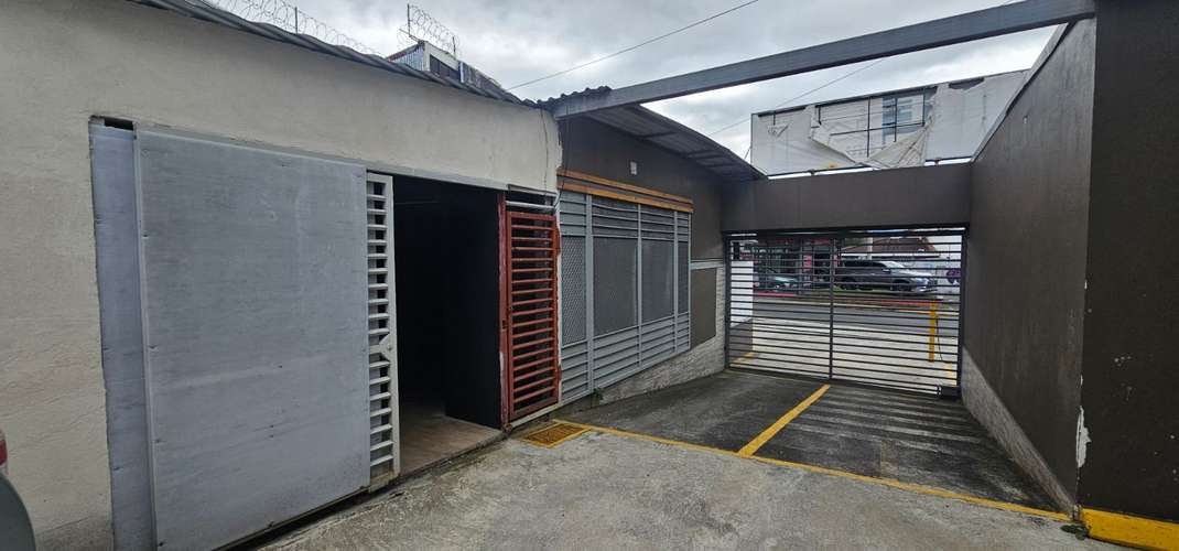 Alquiler local comercial, Barrio La California. ASJ245