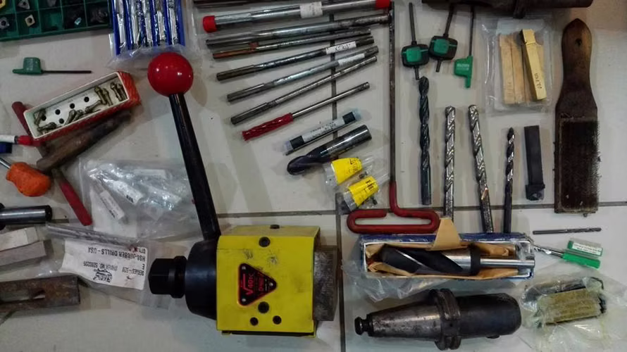 INSERTOS, FRESAS, Y MUCHO MÁS PARA TALLERES DE PRECISION ASCH