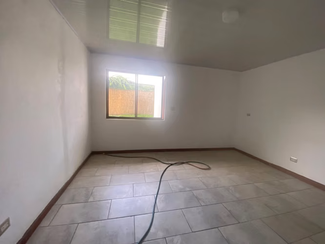 998877 / Apartamento tipo casa en alquiler / Tres Ríos / Planta baja / Jardín - Imagen 7