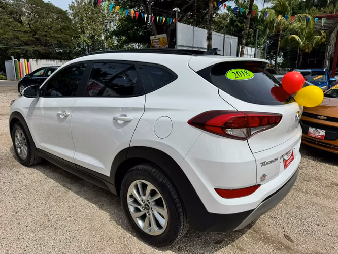 HYUNDAI TUCSON GLS-2018-AUTO-SHIFT TRONIC-TDI-4X2-9.975.000 - Imagen 3