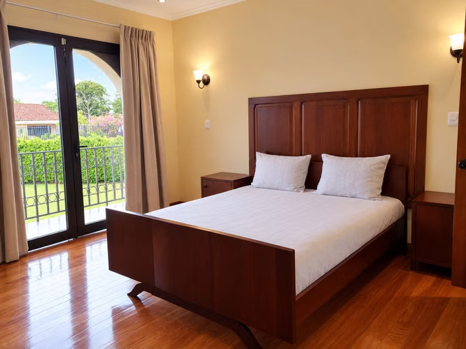 TOWNHOUSE DE LUJO EN ALQUILER, EN HEREDIA. 23-253 - Imagen 2