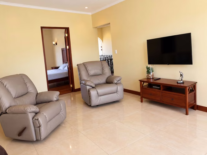 TOWNHOUSE DE LUJO EN ALQUILER, EN HEREDIA. 23-253 - Imagen 3