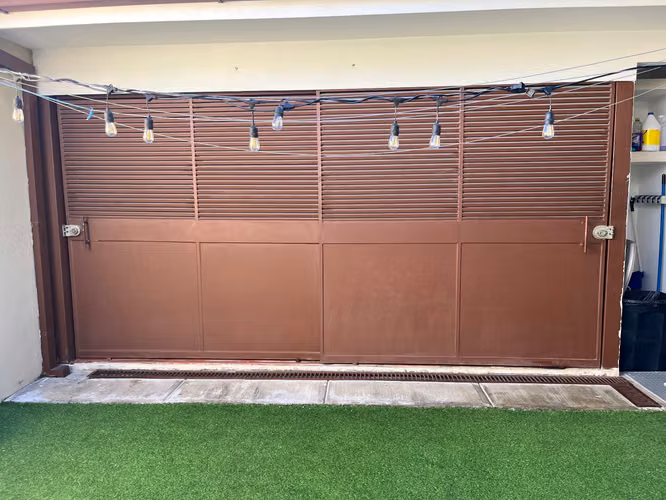 Vendo Portones Corredizos 2x2 Mts + Estantería Reforzada - Bodega Completa NEGOCIABLE
