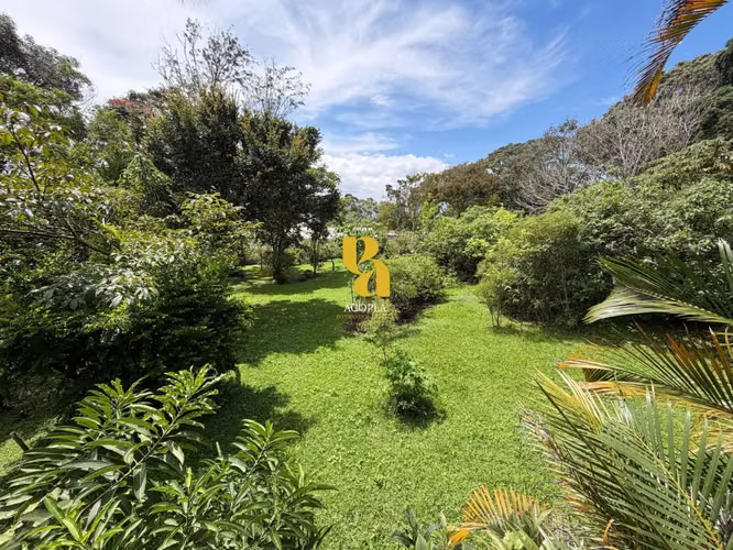 Amplia propiedad de 10,200m2 de terreno en San Isidro de Heredia. Rodeada de entorno natural donde prevalece la paz  - Imagen 19