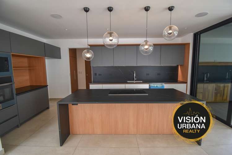 Moderna Casa para Estrenar de 4 Habitaciones con Piscina en Los Laureles, Escazú - Imagen 4