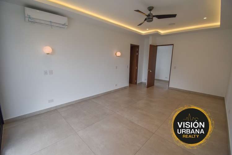 Moderna Casa para Estrenar de 4 Habitaciones con Piscina en Los Laureles, Escazú - Imagen 18
