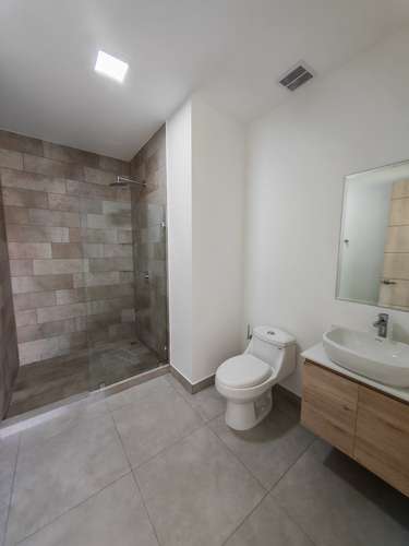 Apartamento a estrenar en Santa Ana con balcón, piscina y gimnasio - Imagen 10