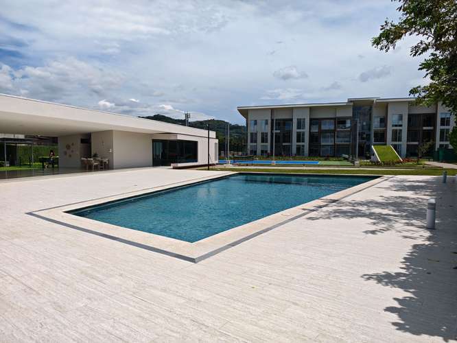 Apartamento a estrenar en Santa Ana con balcón, piscina y gimnasio - Imagen 11