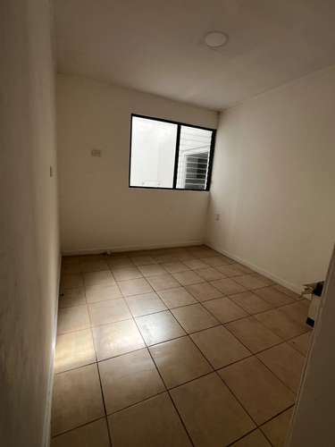 Se alquila local comercial para oficinas/consultorios/estetica/etc. - Imagen 8