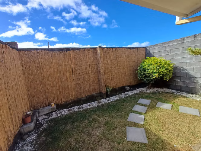 Casa en Alquiler en Herdia – 3 Dormitorios, Patio Amplio y Seguridad 24/7 - Imagen 5