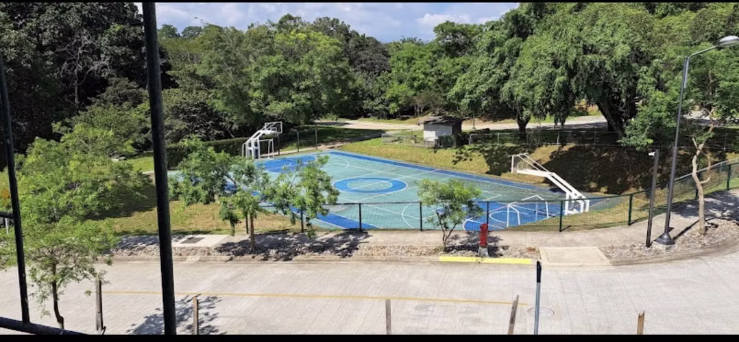 Bello lote plano en Hacienda Espinal en Alajuela - Imagen 8