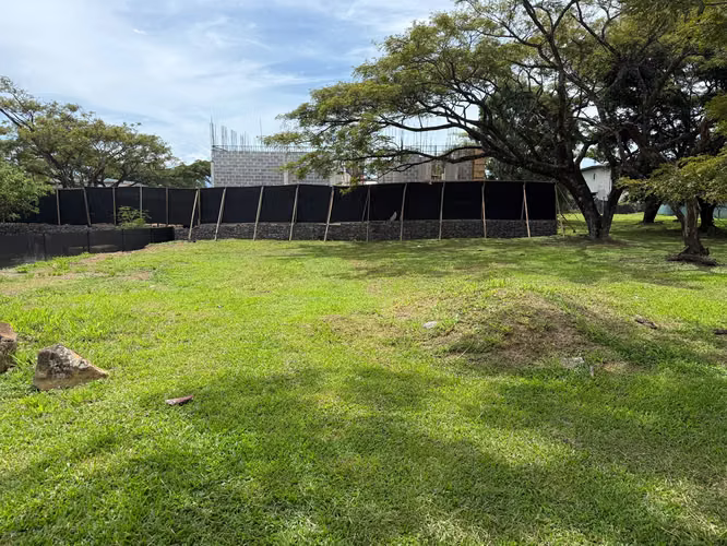 Bello lote plano en Hacienda Espinal en Alajuela - Imagen 6