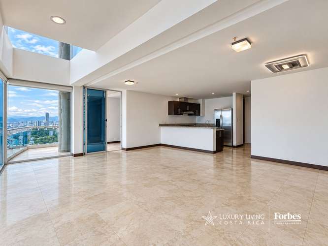 21561 - Penthouse dúplex de 3 habitaciones con vistas y balcón en Paseo Colón