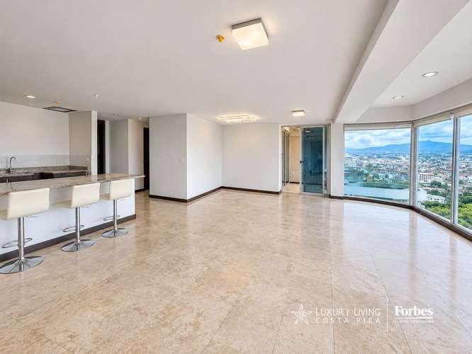 21561 - Penthouse dúplex de 3 habitaciones con vistas y balcón en Paseo Colón